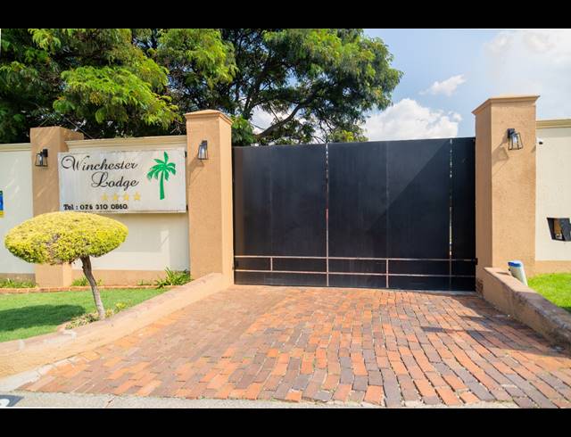 2,670M² LODGE FOR SALE IN WINCHESTER HILLS